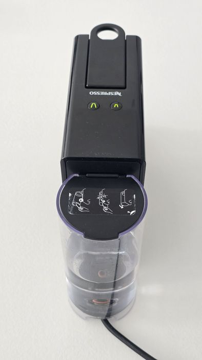 Espressor Nespresso Essenza Mini