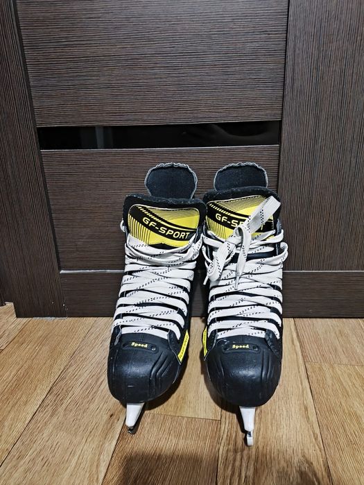 Коньки хоккейные 39 размер