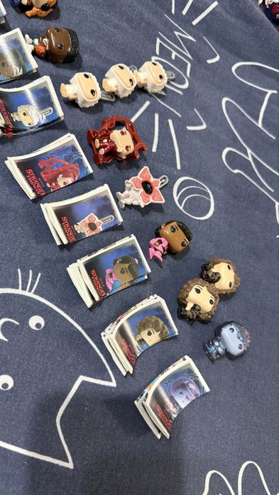 Продам фигурки Kinder Joy ОСД  Stranger things Очень странные дела