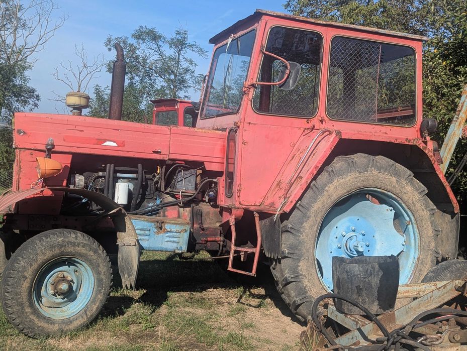 Vând tractor U650+disc și plug