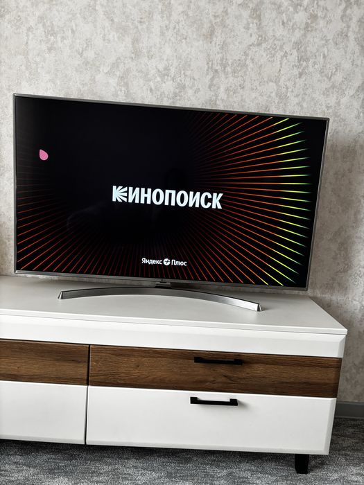 Телевизор б/у . LG 55. (140 см)
