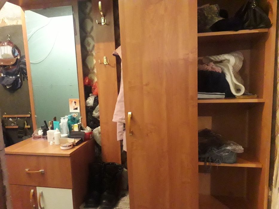 Продам стенку ПРИХОЖУЮ