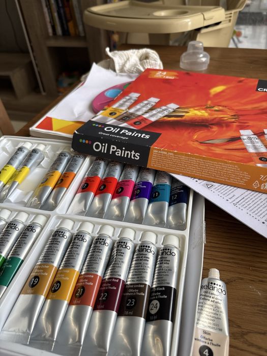 Подарявам маслени бои