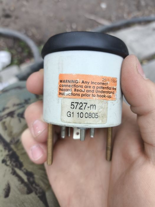 Продам датчик давления масла фантом 5727