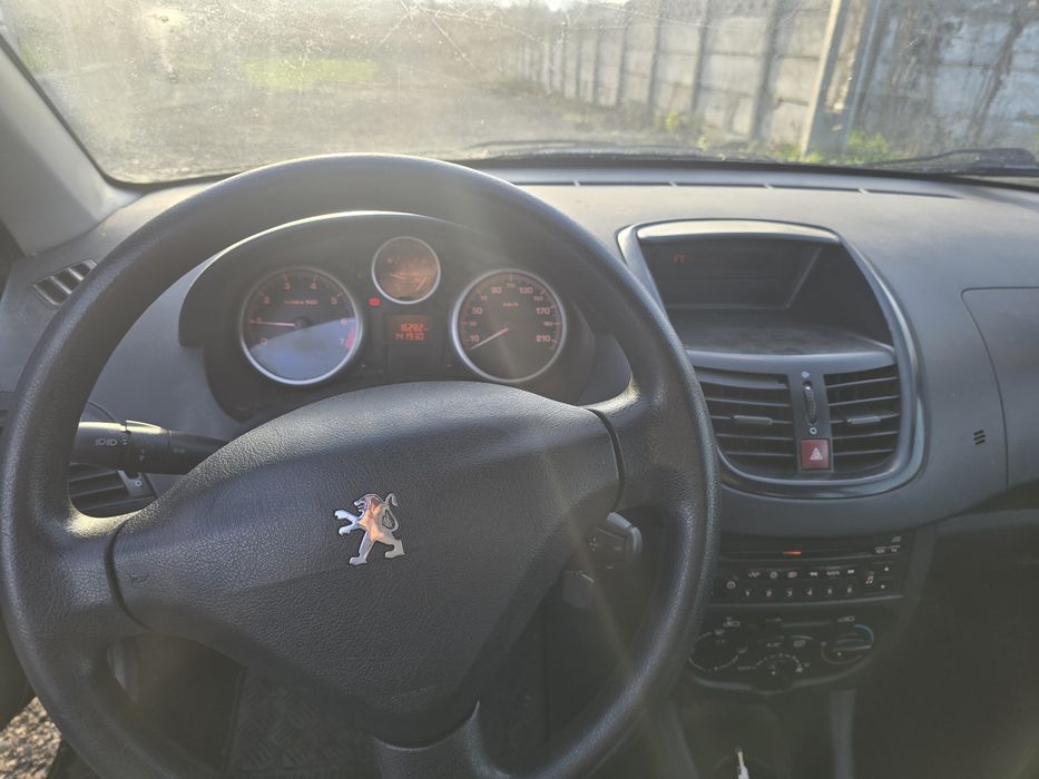 Vand Peugeot 206+ an 2011
