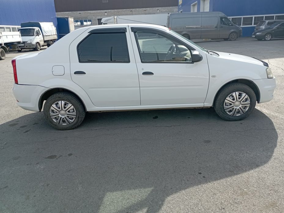 Рено Логан 2013 г.