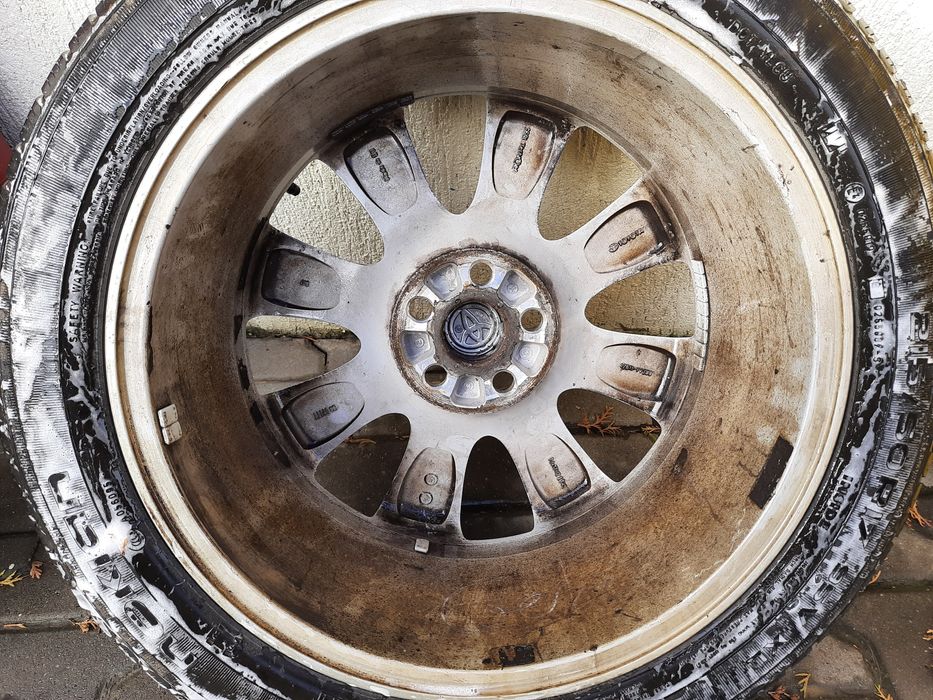 Roti de  toyota 215.60.17