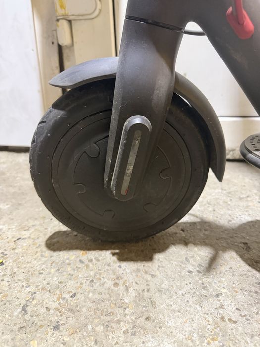 Trotinetă electrică Xiaomi Mijia M365 – Funcționare impecabilă