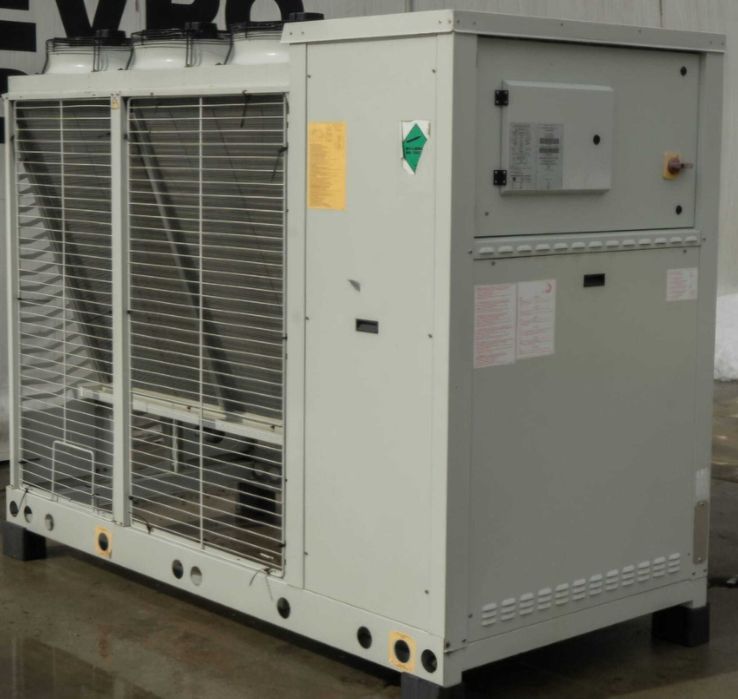 Vand / Inchiriez chiller CLIMAVENETA 70,25KW