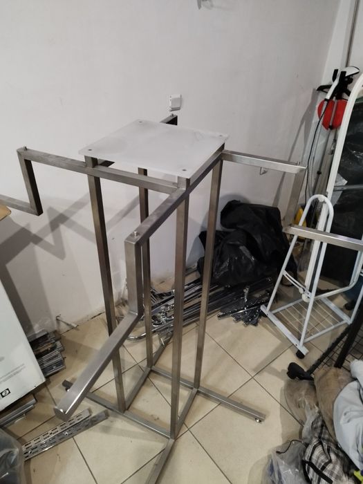 Оборудване магазин за дрехи