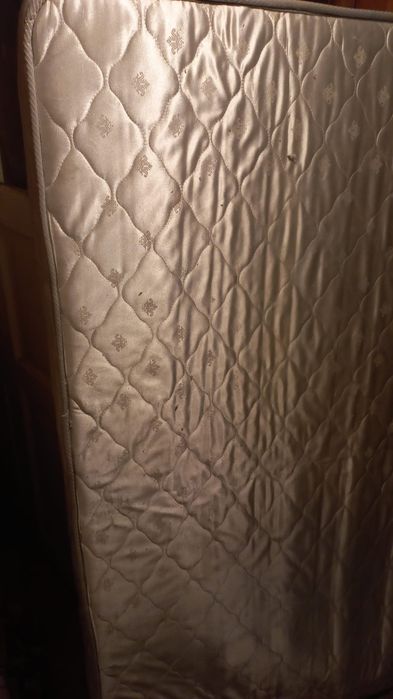 Продам матрас 2×1,6