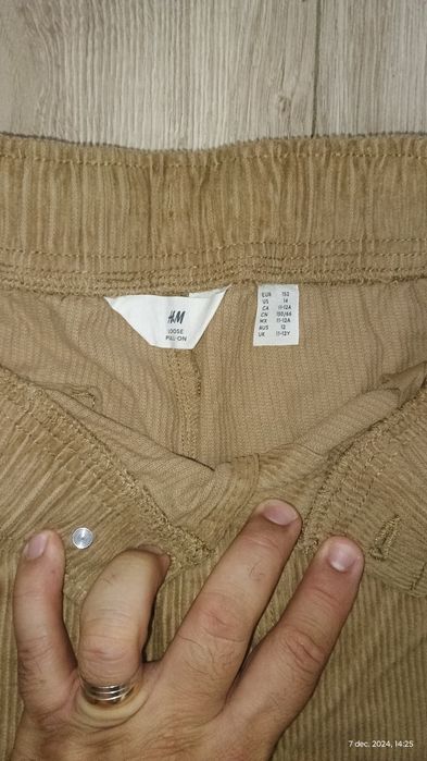 Pantaloni velură culoare crem
