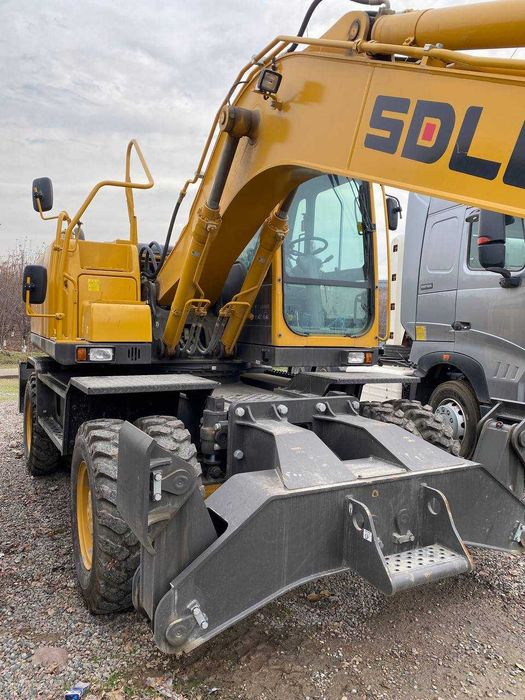 Колесный экскаватор SDLG E7150F - 0,6 куб.м  SDLG