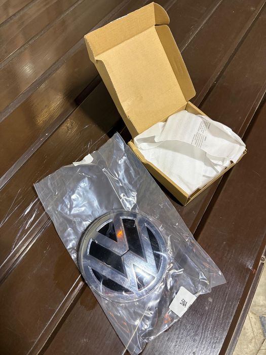 Значок на Volkswagen Tiguan