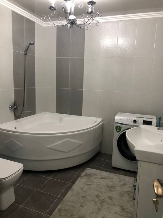 Продам квартиру Цум посольство Кореи 2/3/4 69м2