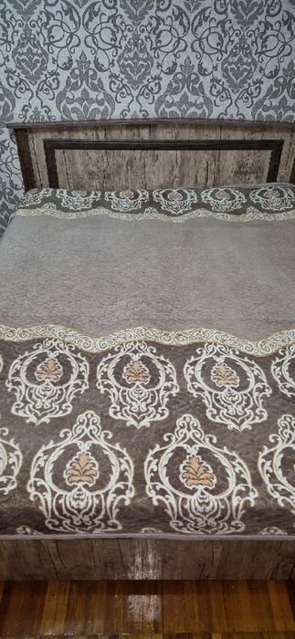Кровать с матрасом