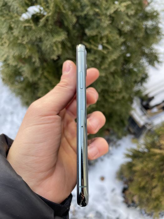 Iphone 11 pro 64gb baterie 81%