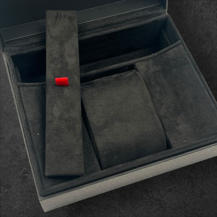 TUDOR кутия за часовник нова