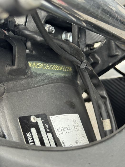 Yamaha YZF R125(A1)-2011