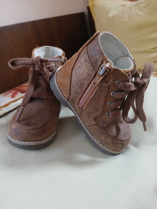 Бебешки зимни боти на Clarks