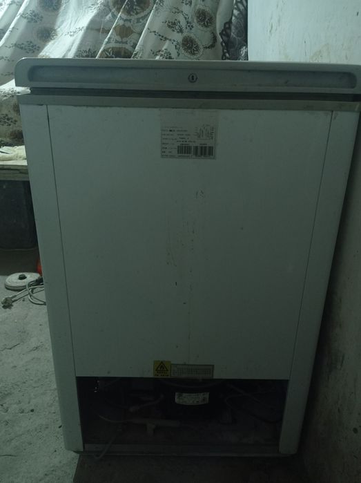 Marazilka vitrina srochni sotiladi