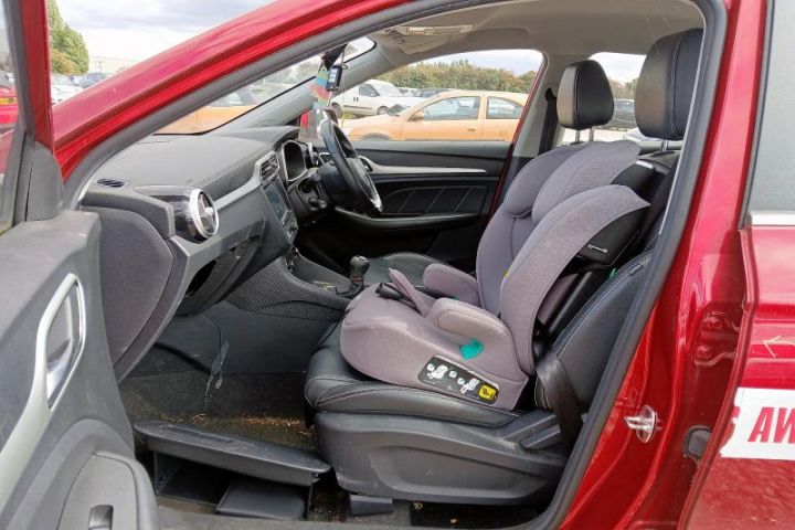 Dezmembrez MG ZS 2