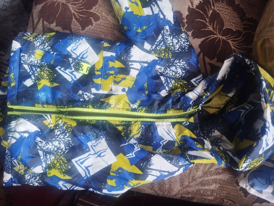 Вещи и куртки на мальчика