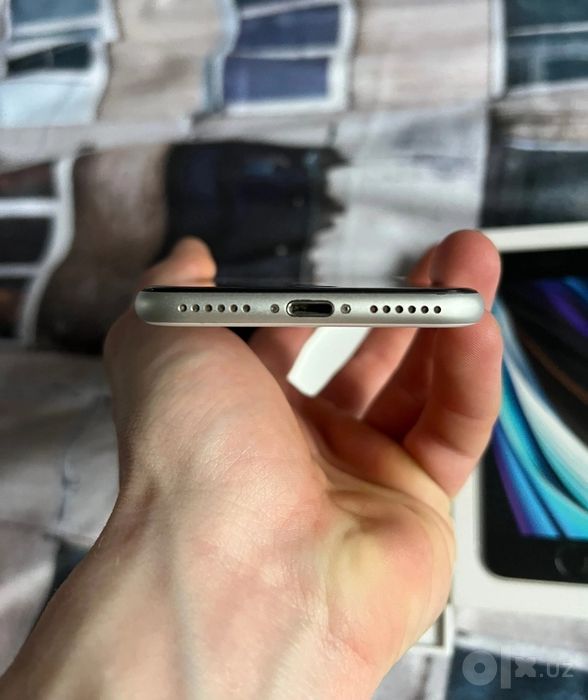 Iphone se korobka