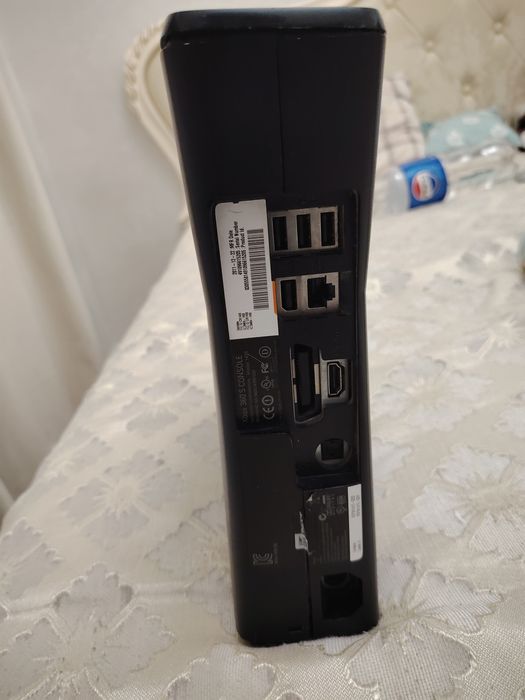 Xbox 360 slim продам