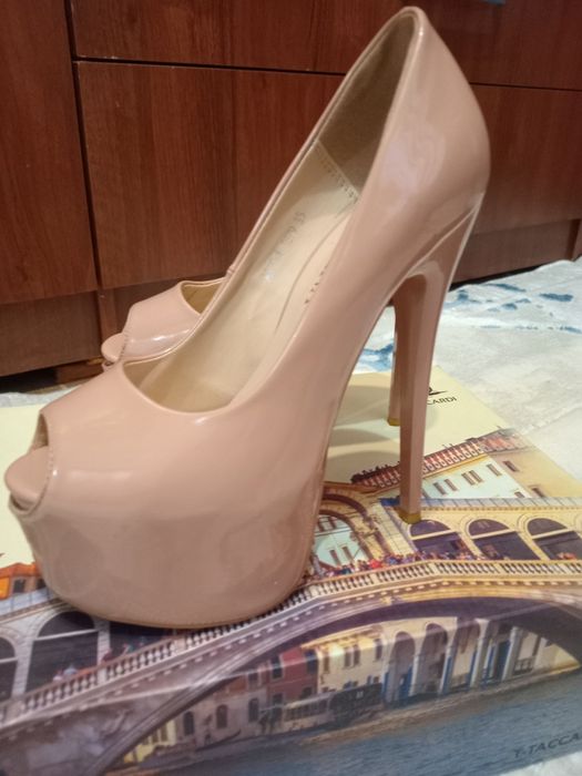 Туфли на шпильке размер 35