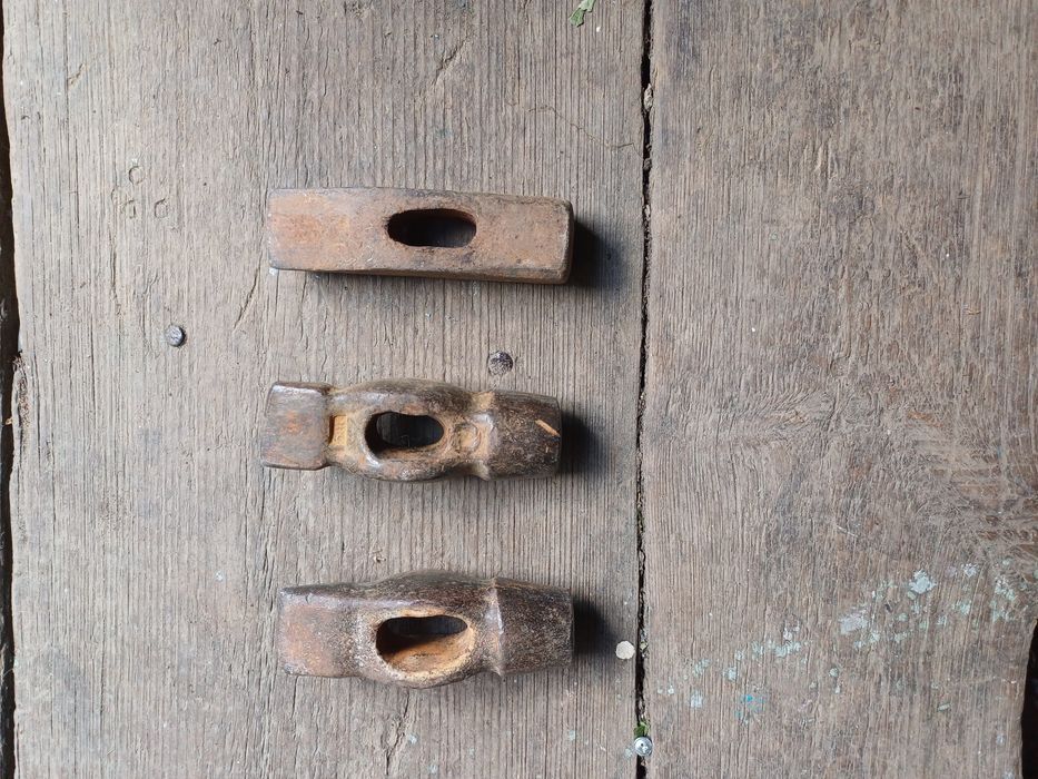 Молотоки,топор, вилы