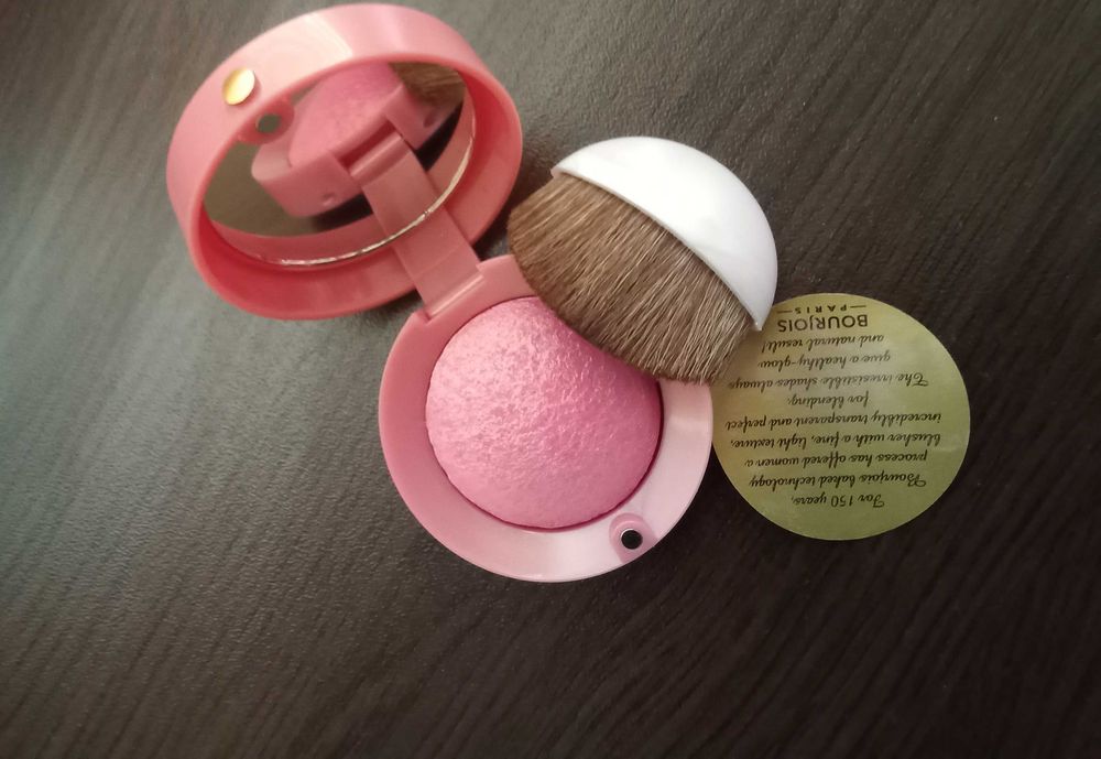 Руж с четка и огледало Bourjois