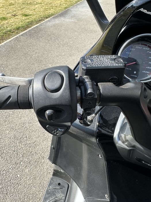 Gilera GP800 MegaScuter!
