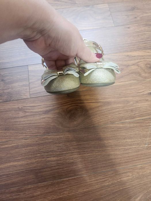 Туфли золотые, размер 28