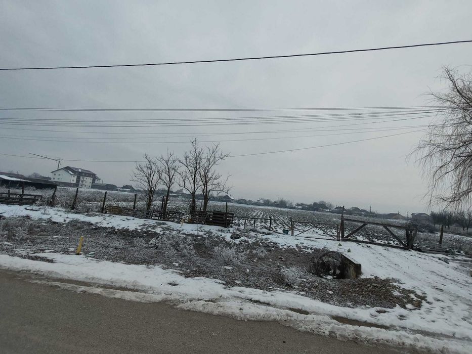 Vânzare teren intravilan