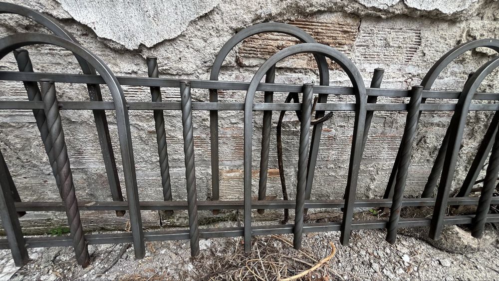 Метална ограда , две платна
