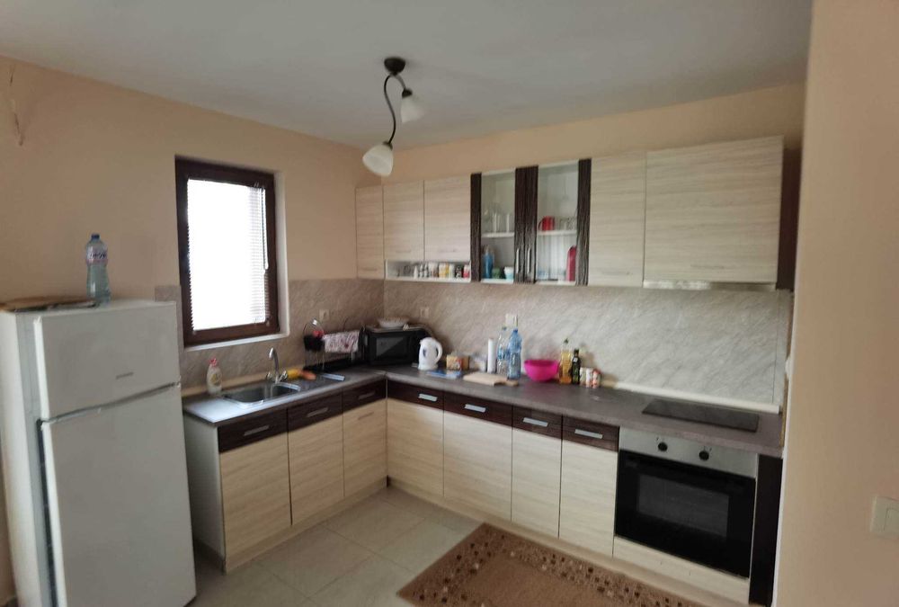 Дава се под наем Тристаен апартамент в Бургас, Сарафово - 89 кв.м за 306 € - Снимка #1