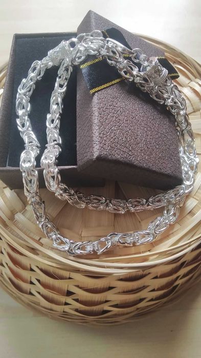 Чисто нов сребърен ланец, гривна-комплект за мъж/жена. В кутия.