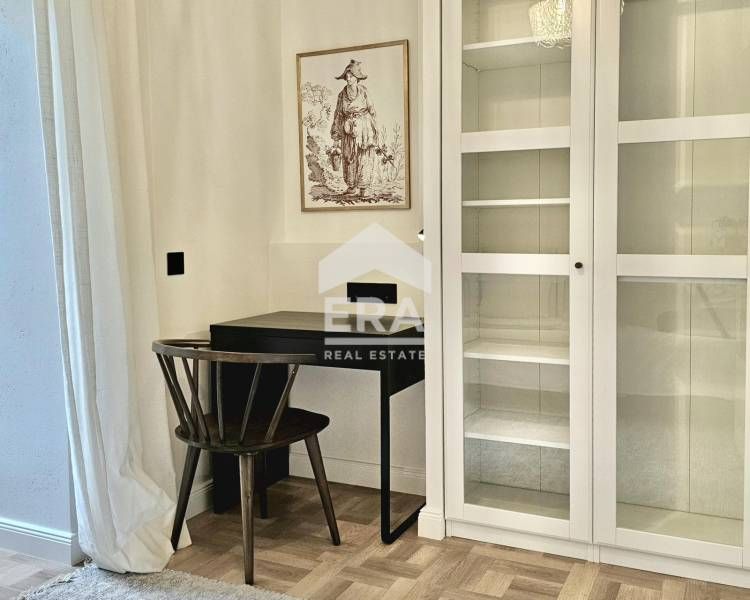 Дава се под наем Тристаен апартамент в София, Център - 75 кв.м за 1100 € - Снимка #1