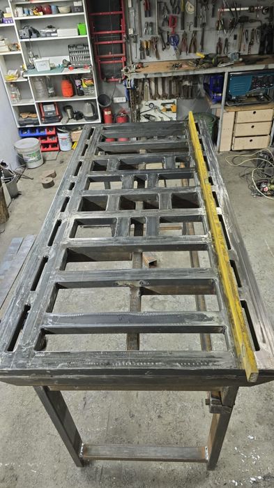 Продам стол для сварочных работы