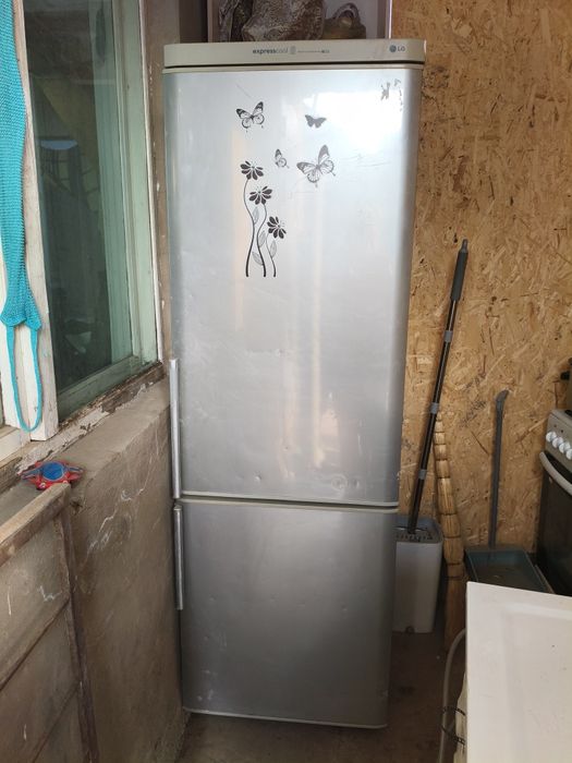 Холодильник LG рабочий