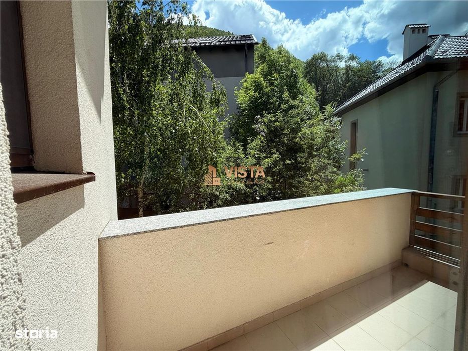 Casa tip duplex, zona Centru