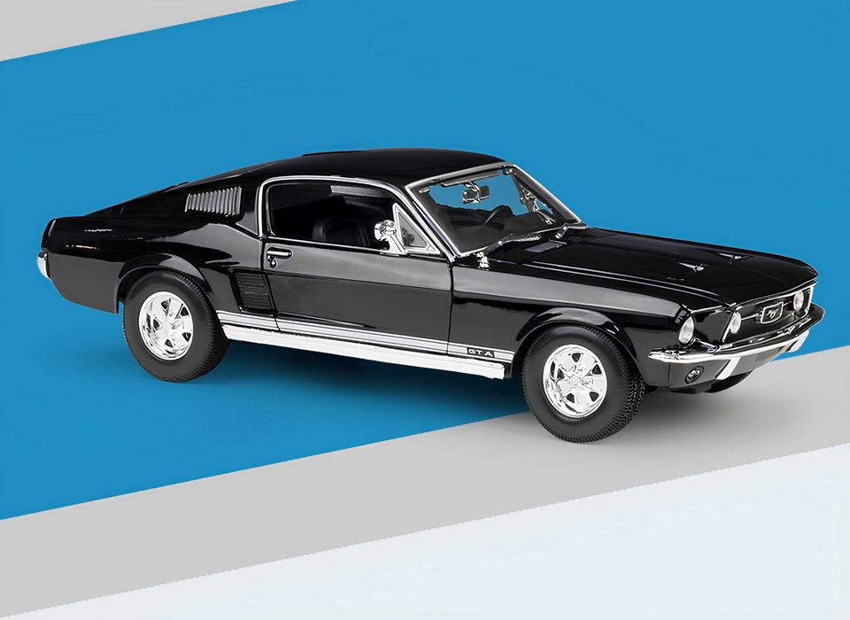 Коллекционные модели машин в масштабе 1/18