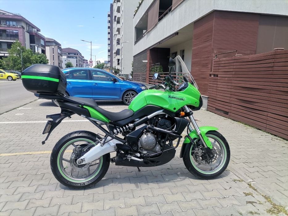 Kawasaki Versys 650 (2006) - Cauciucuri Noi Michelin Road 6, Topcase, Gata de drum