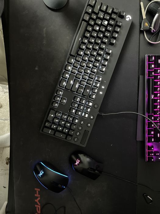 Клавиатура Logitech мышка Hyperx