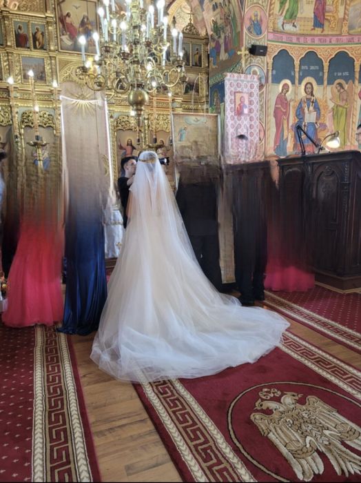 Rochiță de mireasă tip prințesă