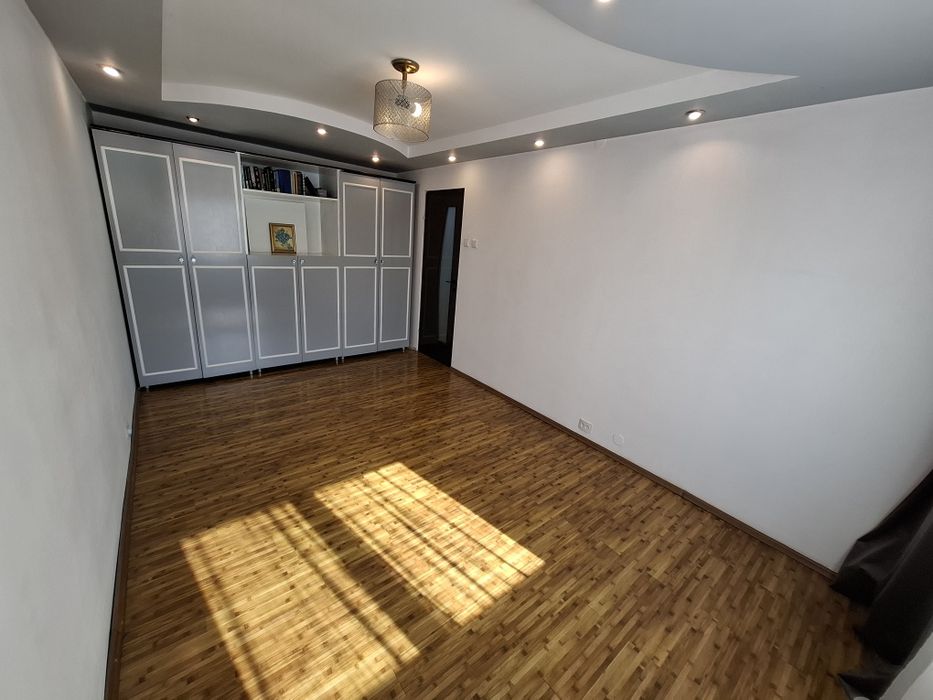 De Vânzare: Apartament 3 Camere Decomandat – Etaj 1