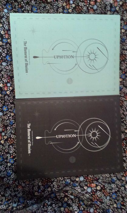 Колекционерски K pop албуми, картички и други в снимките