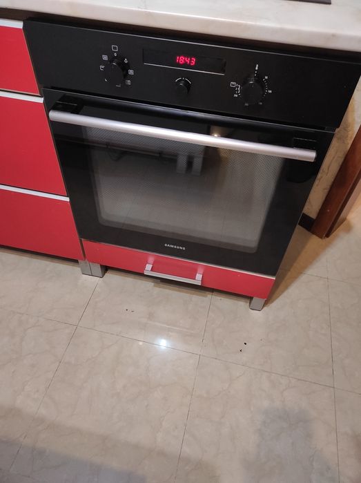 Фурна за вграждане Samsung, много запазена