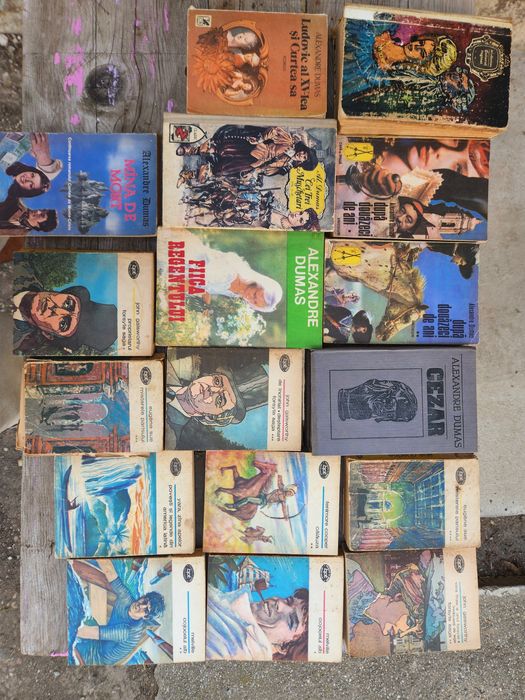 Vand carti literatura